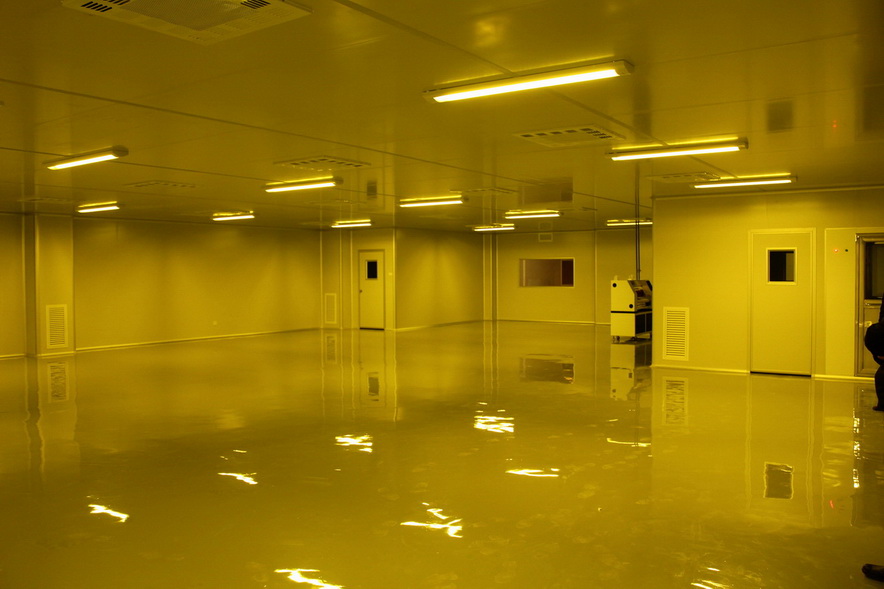1596684250885667.jpg 千級凈化黃光室工程.jpg